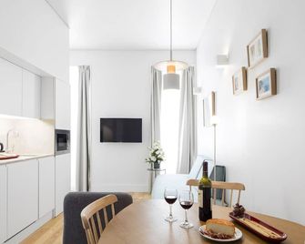 Lisbon Serviced Apartments - Benformoso - Lisbon - Dining room