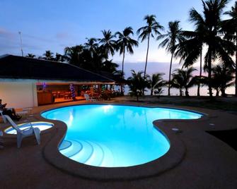 White Villas Resort - Siquijor - Pool