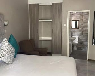 Sethule Lodge - Bulawayo - Bedroom