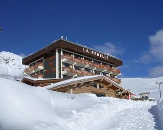 La Perelle - Saint-François-Longchamp - Building