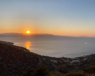 Villa Aurora with magnificent view of the Aegean sea - Maratón
