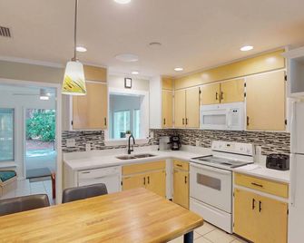 Beachy Sisters A - Jekyll Island - Cocina