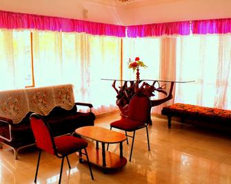 Double Tree Villa - Munnar - Living room