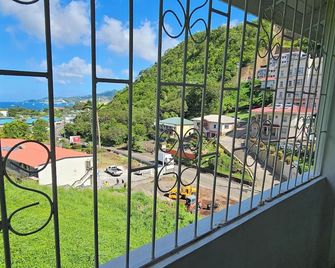 Wave Crest Holiday Apartments - Saint George's - Balcón