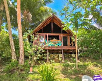 Freshwater Plantation Farm Stay - Luganville - Habitación