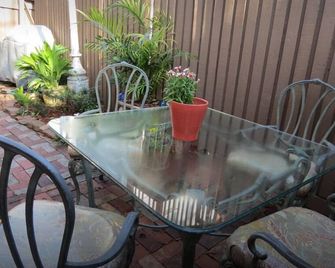 Charming one bedroom historic home in Lakewood area of Dallas - Dallas - Patio