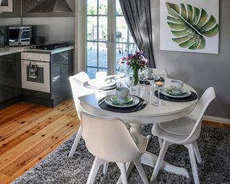 3 bedroom amazing home in Strängnäs - Strängnäs - Dining room