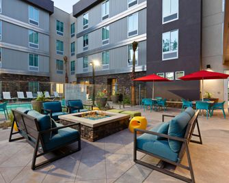 Home2 Suites by Hilton Temecula - Temecula - Patio