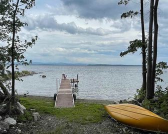 Year round Lake Front home with views from every room - North Hero - Beach