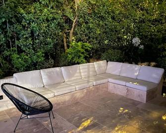 Jolie Maison Climatisée à Aix en Provence, Piscine Sécurisée Quartier Très Calme - Gréasque - Patio
