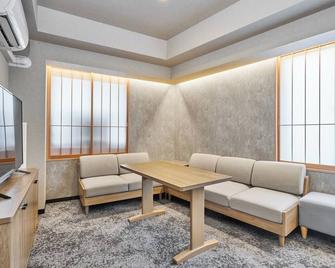 Mimaru Tokyo Ikebukuro - Tokyo - Living room