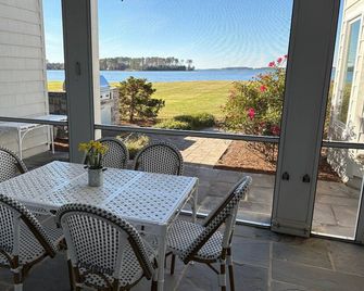 Sunset Shores | An Esvr Property - Royal Oak - Balcón