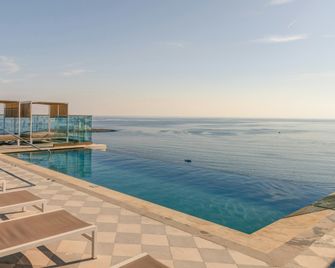 Ax Odycy Hotel - Saint Paul’s Bay - Pool