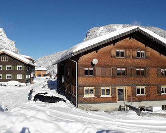 Haus Moosbrugger - Farm - Apartment - Au - Gebäude