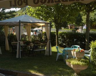 Albergo Ristorante Poli - San Benedetto Val di Sambro - Patio