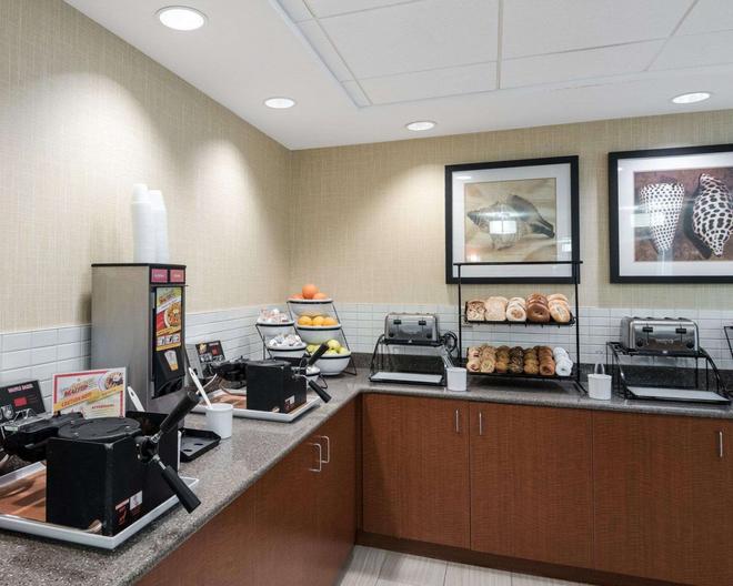 Comfort Inn Rehoboth Beach 78 1 3 7 Rehoboth Beach Hotel