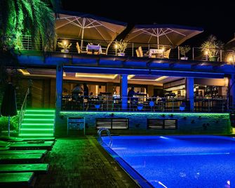 Ambassador Plaza - Kemer - Piscina