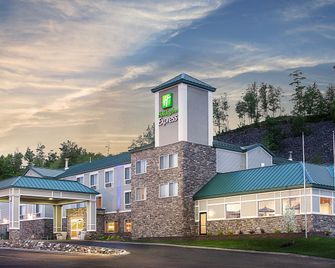 Holiday Inn Express Houghton-Keweenaw By IHG - Houghton - Budova