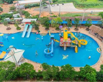 Zansuwan Hotel - Zhanjiang - Piscina