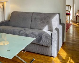 Luxury Apartment Paris - Saint-Ouen - Living room