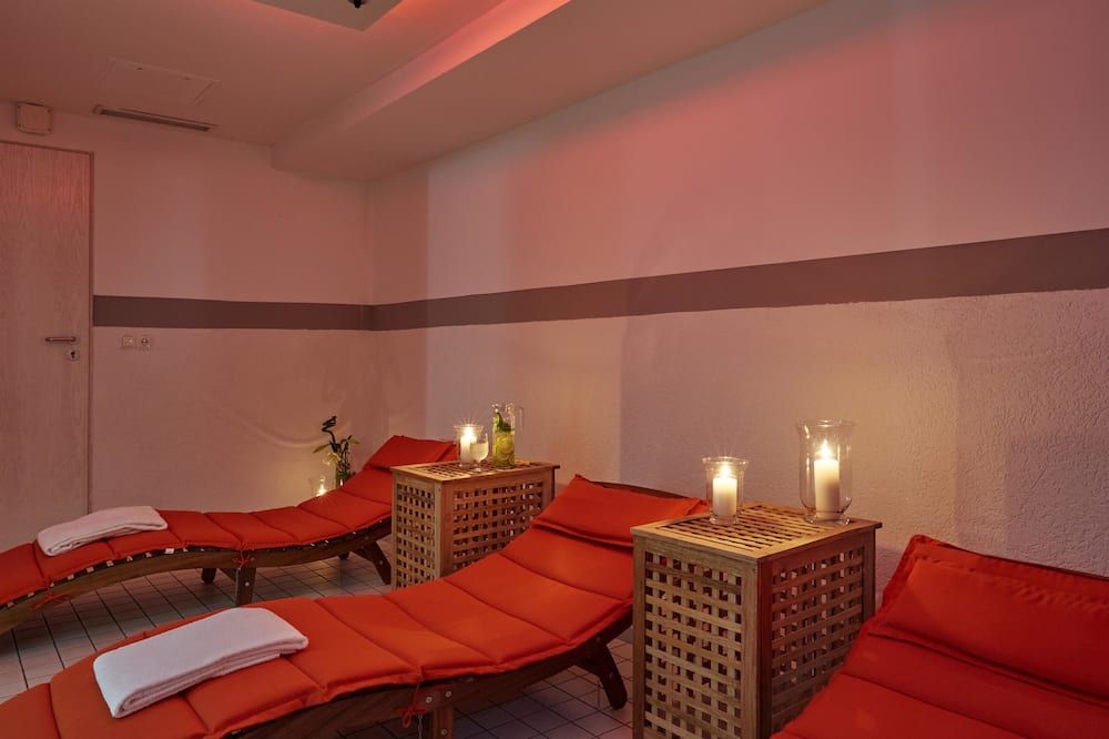 H+ Hotel Köln Hürth - Hürth - Spa