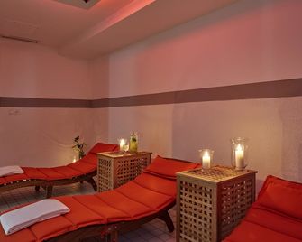 H+ Hotel Köln Hürth - Hürth - Spa