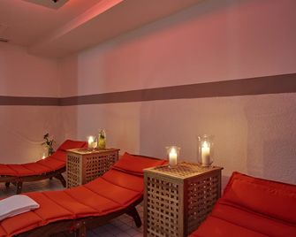 H+ Hotel Köln Hürth - Hürth - Spa