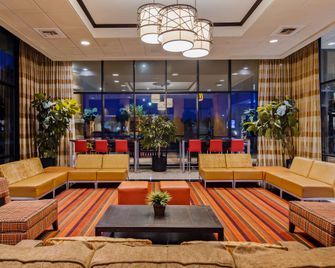 Best Western Plus Hotel & Conference Center - Baltimore - Lobby