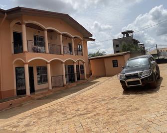 Beautiful contemporary Villa - Yaoundé - Building