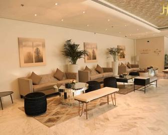 Dancenter Jewel Near World Trade Center - Manama - Lounge