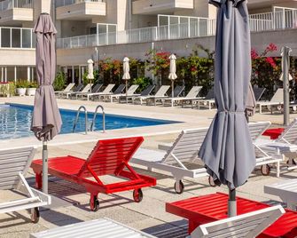 Apartamentos Centremar - Estartit - Piscina