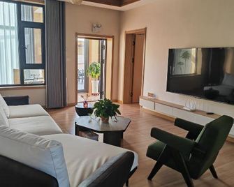 Lingwu Hedong Inn Homestay - Yinchuan - Living room