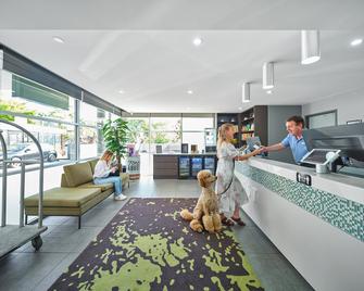 Quest Breakfast Creek - Brisbane - Front desk