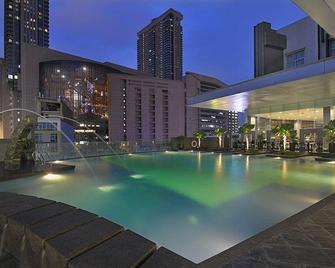 富麗華大武吉免登飯店 - 吉隆坡 - 游泳池