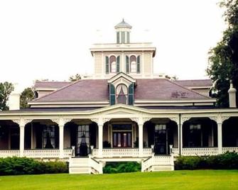 Beautiful Louisiana Vacation Home - Nueva Iberia - Edificio