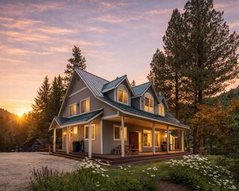 Recharge By The River By Nw Comfy Cabins - Leavenworth - Building