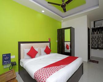Hotel O Raj Palace - Meerut - Bedroom