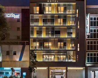 A Hotel Bugis, 11hrs, Stay From 8pm To 9am - Singapur - Gebäude