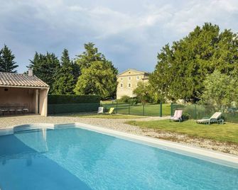 Les Amandiers - Quiet character farmhouse with swimming pool in wooded grounds - Charols - Pool