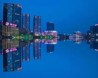 Hanting Express Weifang Department Store - Weifang - Habitación