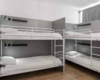 Nest Boutique Hostel - בוקרשט - חדר שינה