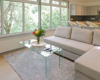 The River Lodge - Oban - Living room