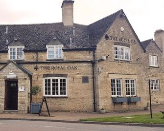 The Royal Oak - Stamford - Gebäude