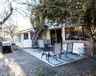Historic Date Creek Ranch - Goodyear - Patio
