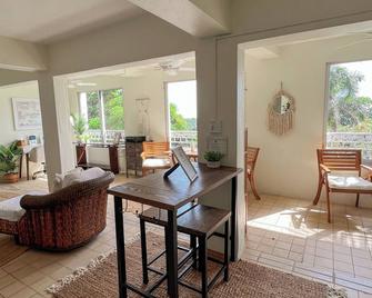 Hidden Gem! Perfect For Romantic Couples Getaway - Saint Thomas Island - Living room