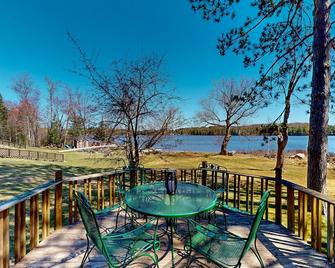 Tall Timber - Three Lakes - Balcony
