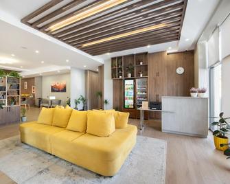 Freedom hotel Bishkek - Bişkek - Lobi