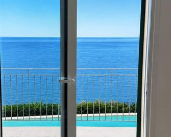 Oltremare - Sea View & Infinity Pool - Ospedaletti - Balcon