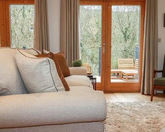 1 Streamside - Looe - Sala de estar