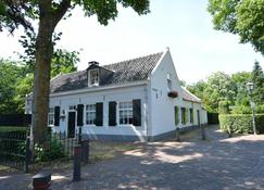 Huys en Hoff - Oirschot - Gebouw